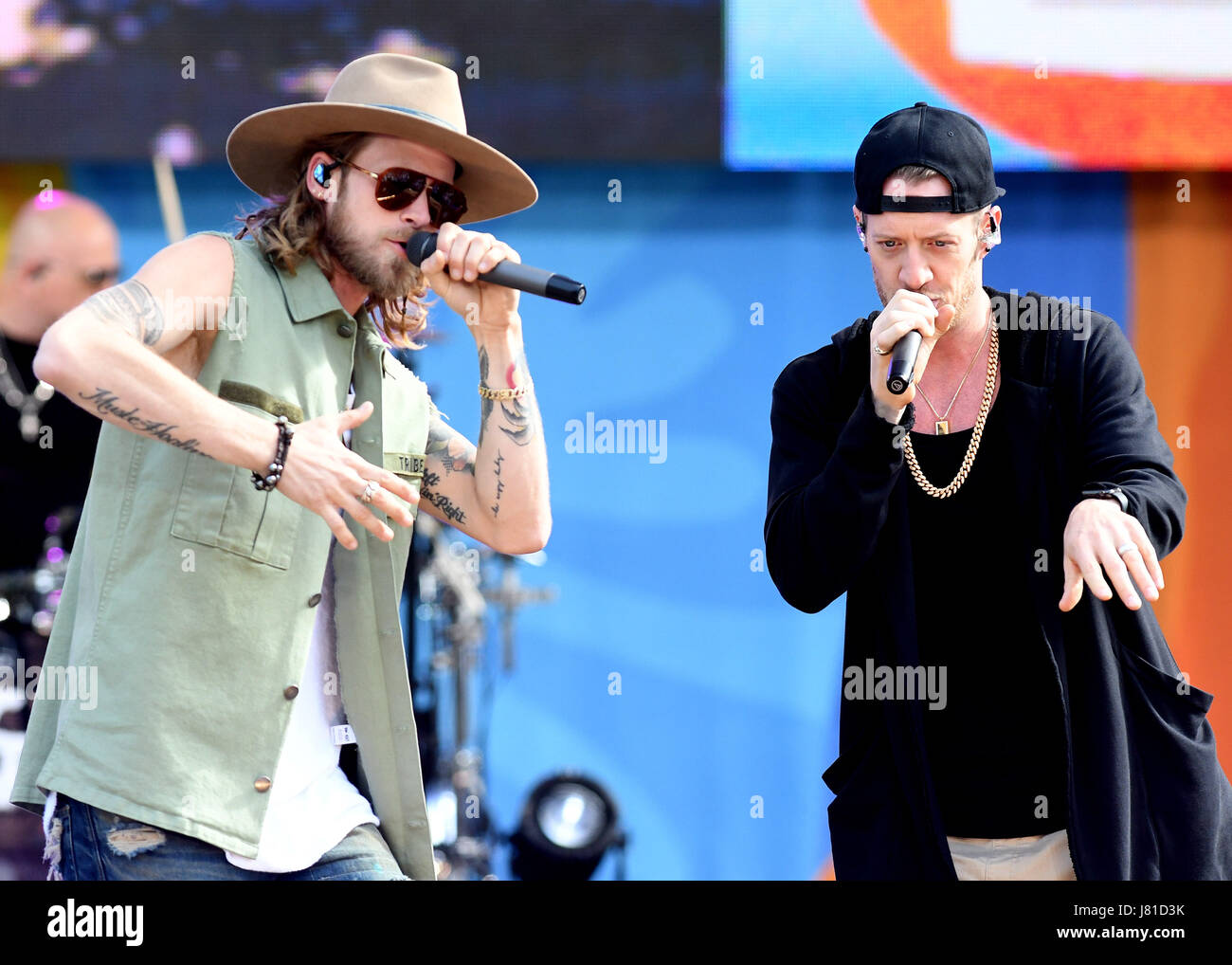 New York, NY, USA. 26 mai, 2017. Brian Kelley et Tyler Hubbard de la Floride Géorgie Line effectuer au Rumsey Playfield de Central Park pour le bon matin American Summer Concert Series le 26 mai 2017 dans la ville de New York. Crédit : John Palmer/media/Alamy Punch Live News Banque D'Images