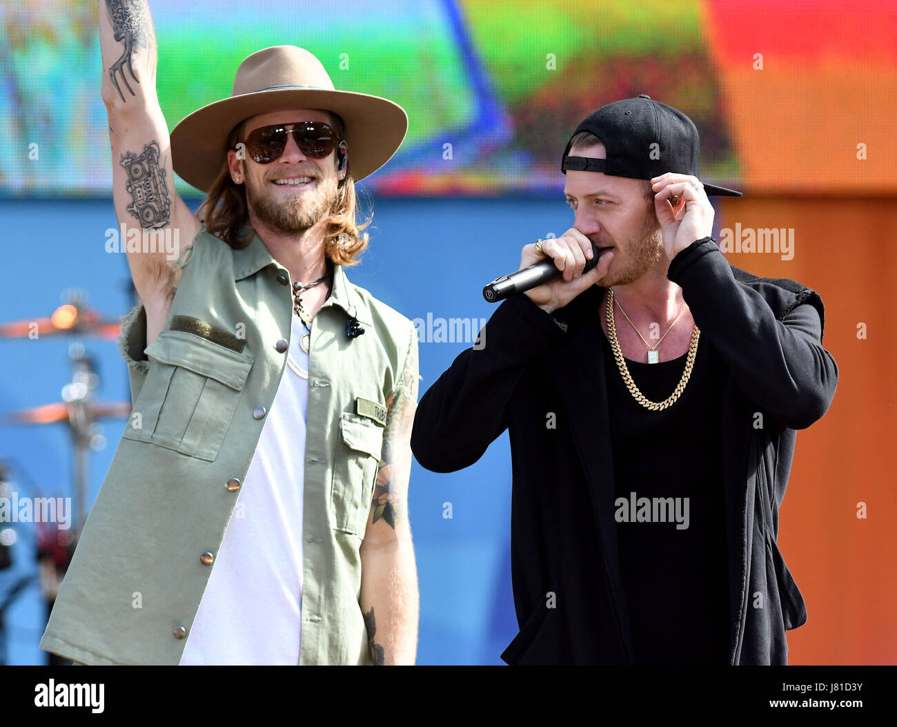 New York, NY, USA. 26 mai, 2017. Brian Kelley et Tyler Hubbard de la Floride Géorgie Line effectuer au Rumsey Playfield de Central Park pour le bon matin American Summer Concert Series le 26 mai 2017 dans la ville de New York. Crédit : John Palmer/media/Alamy Punch Live News Banque D'Images