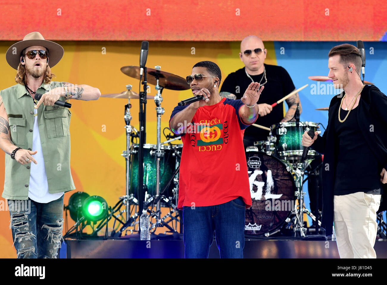 New York, NY, USA. 26 mai, 2017. Brian Kelley et Tyler Hubbard de la Florida Georgia Line et Nelly effectuer au Rumsey Playfield de Central Park pour le Good Morning America 2017 Concert Series le 26 mai 2017 dans la ville de New York. Crédit : : John Palmer/media/Alamy Punch Live News Banque D'Images