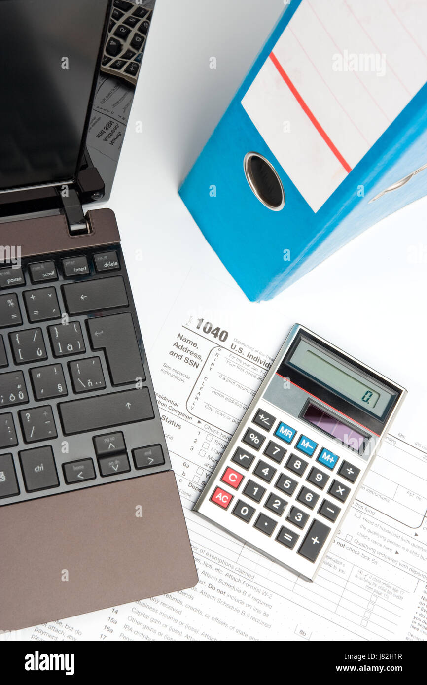 Finances comptabilité comptabilité audit des comptes l'évaluation fiscale de l'ordinateur portable ordinateur portable Banque D'Images
