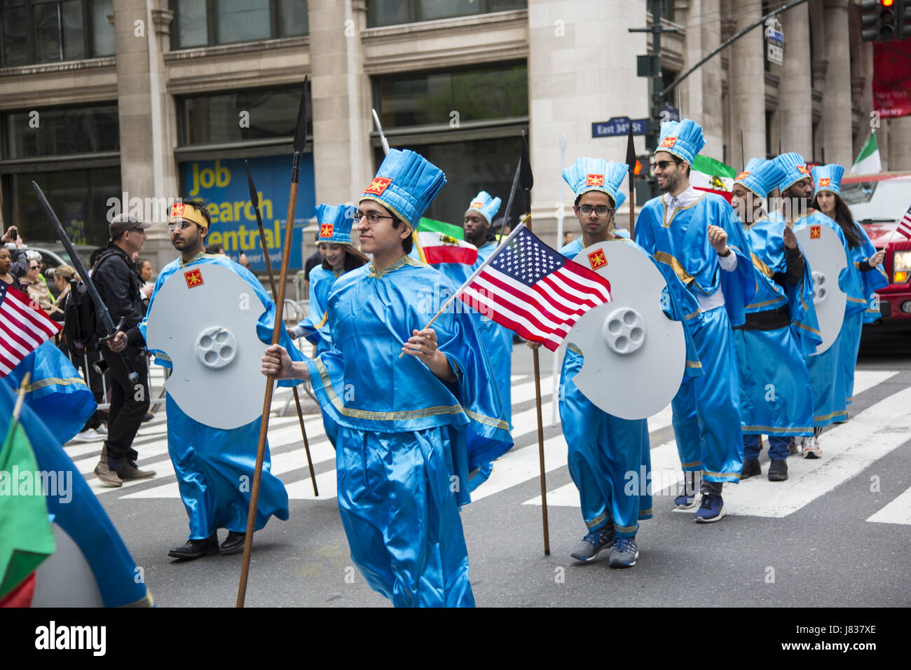 Persan annuel défilé qui se concentre sur la culture, arts et histoire de l'Iran vers le bas des marches.Madison Avenue se terminant par un tous les jours du festival au Madison Square Park, à Manhattan, New York. Banque D'Images