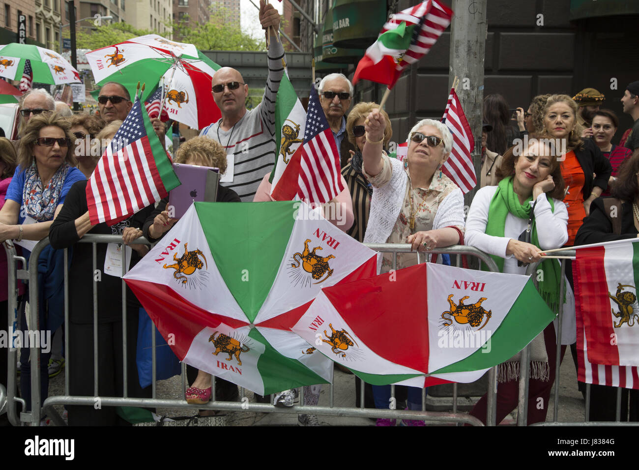 Persan annuel défilé qui se concentre sur la culture, arts et histoire de l'Iran vers le bas des marches.Madison Avenue se terminant par un tous les jours du festival au Madison Square Park, à Manhattan, New York. Banque D'Images