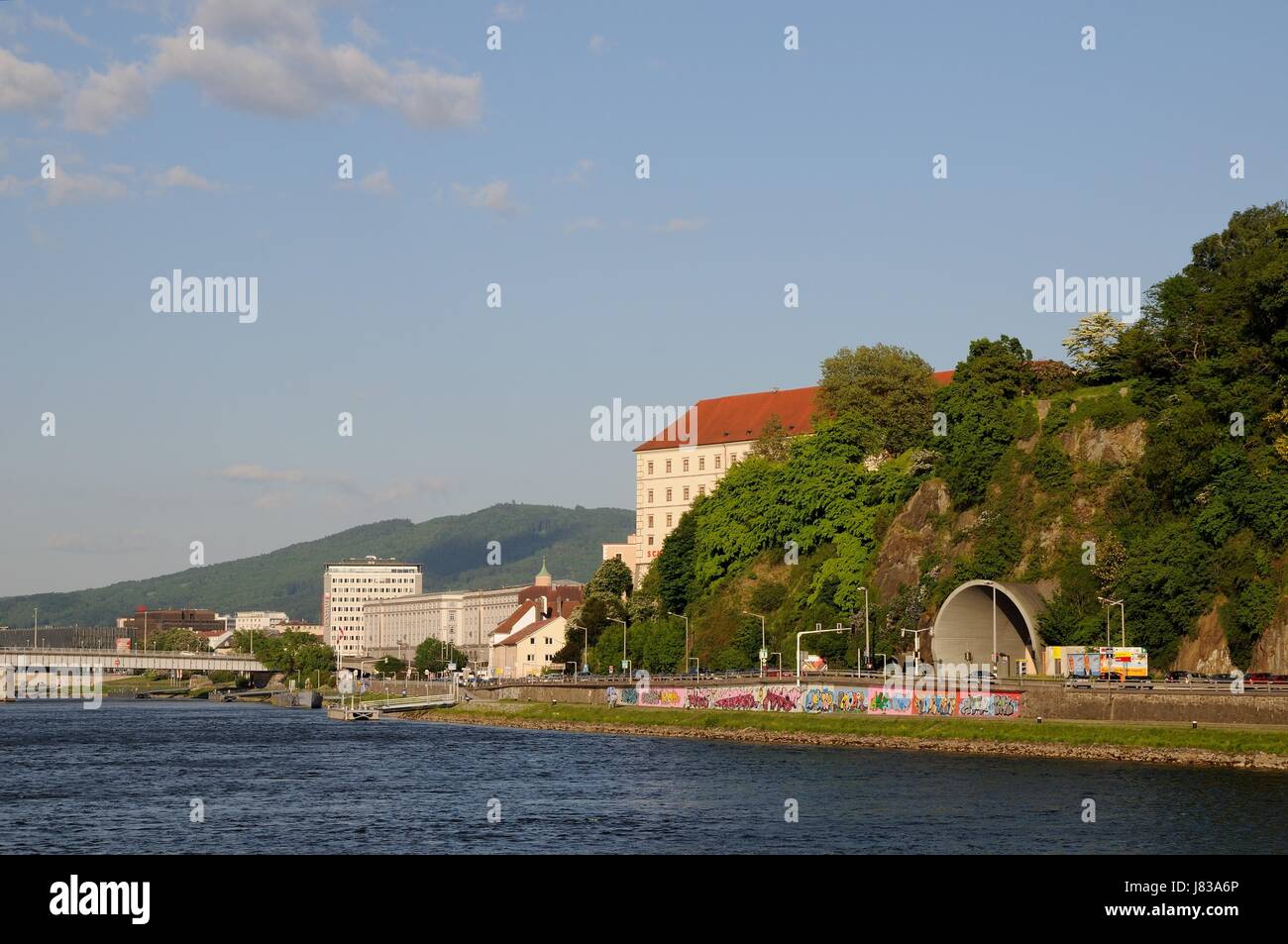 Les eaux du Danube art culture musée vieille ville centre du Danube vue vue outlook Banque D'Images