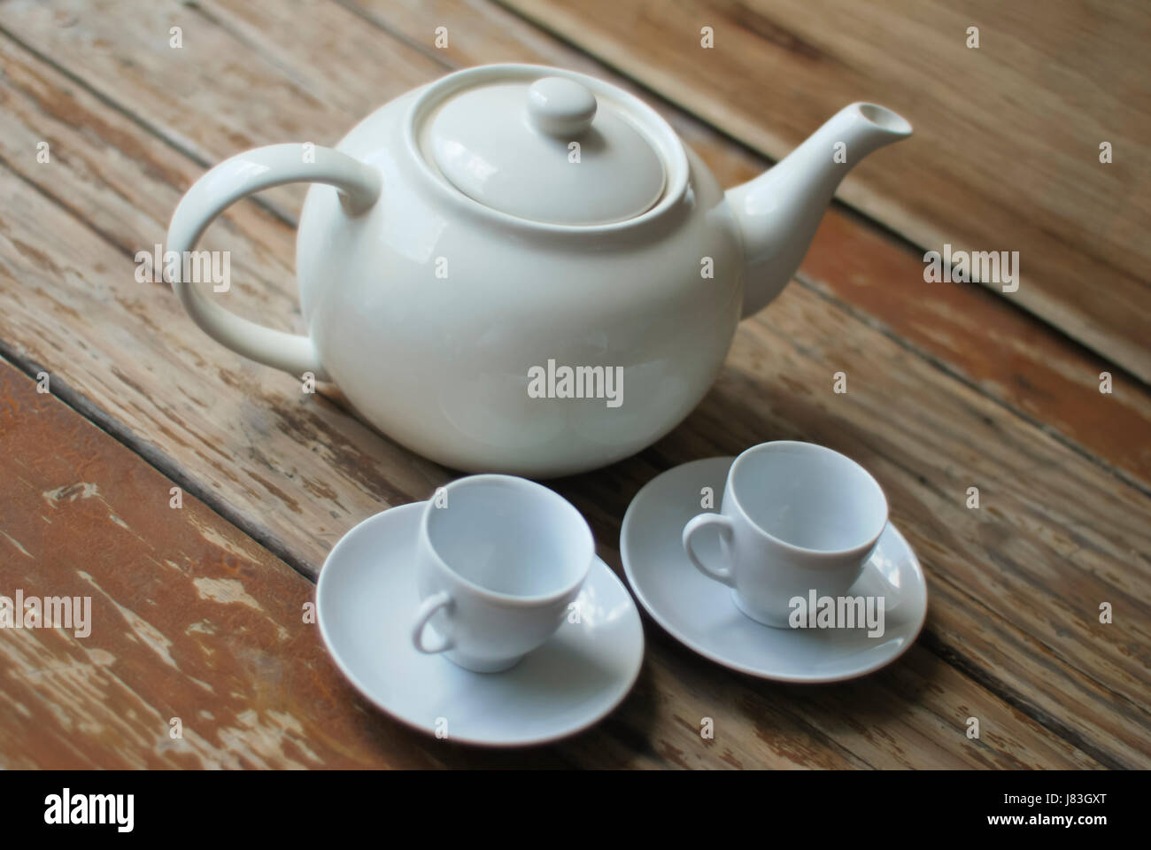 Tasse thé théière tasse thé anglais pot verre santé bavoirs potable bois  style Photo Stock - Alamy