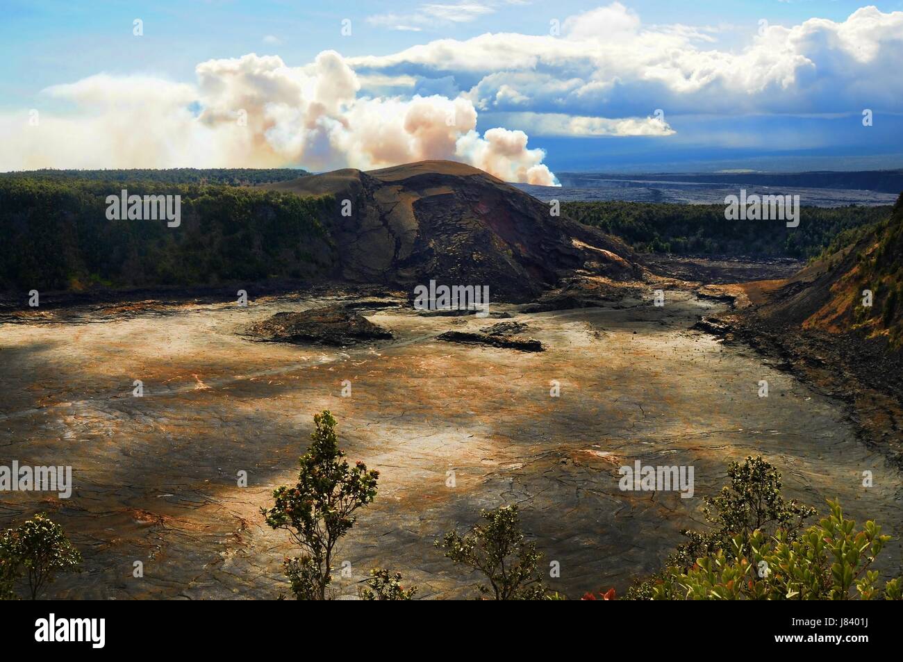 Fumée fumer fume fume gros gros énorme immense imposant puissant extrême Banque D'Images