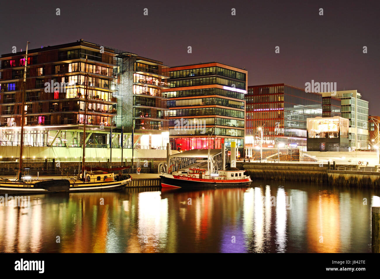 Ports le port de Hambourg elbe hamburger burger bureau ville ville la nuit nuit Banque D'Images