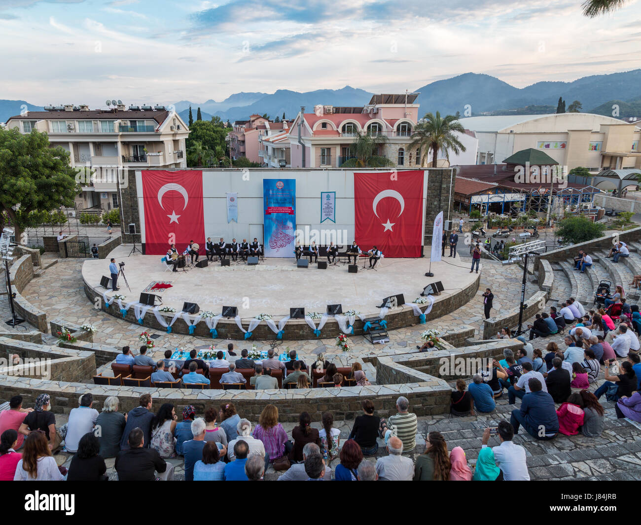 À Marmaris amphitheater à Marmaris, Mugla, Turquie - le 26 mai 2017 : spectacle des derviches tourneurs et concert de musique religieuse pour le début du ramadan à Ma Banque D'Images