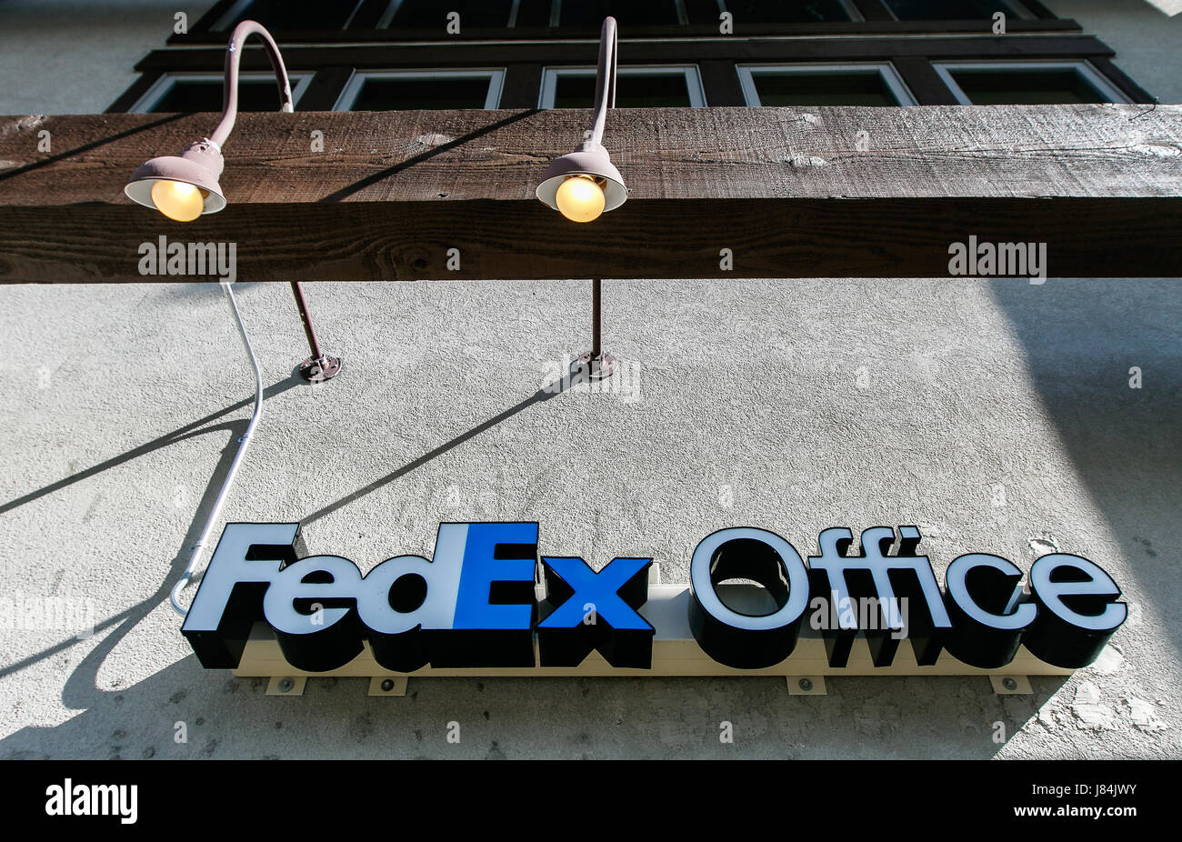 Park City, Utah, 12 mai 2017 : signe de FedEx Office sur le dessus de l'entrée du magasin. Banque D'Images