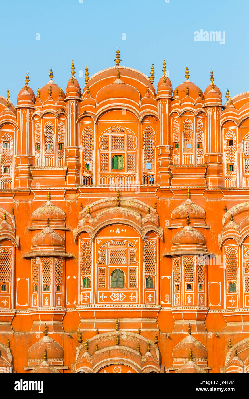 Détail architectural sur le Hawa Mahal - Palais des Vents, Jaipur, Inde. Banque D'Images