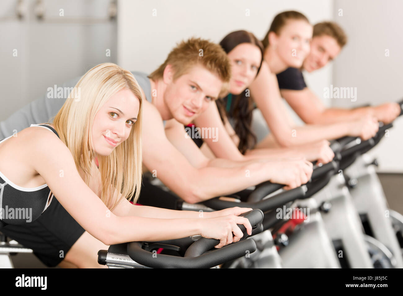 La formation de jeunes sportifs sport femme jeune femme en bonne santé ...