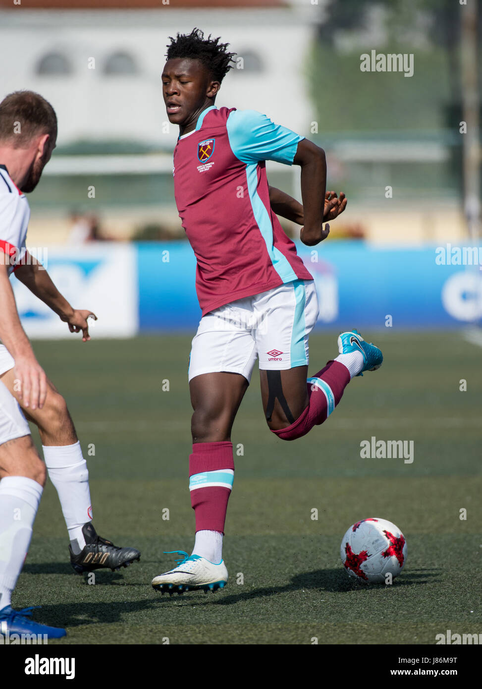 Hong Kong, Chine. 27 mai, 2017. West Ham's Rosaire Longelo en action. West Ham vs YYL Maîtres. 2017 Hong Kong Sevens de soccer au Hong Kong Causeway Bay Club de Football. Credit : Jayne Russell/Alamy Live News Banque D'Images