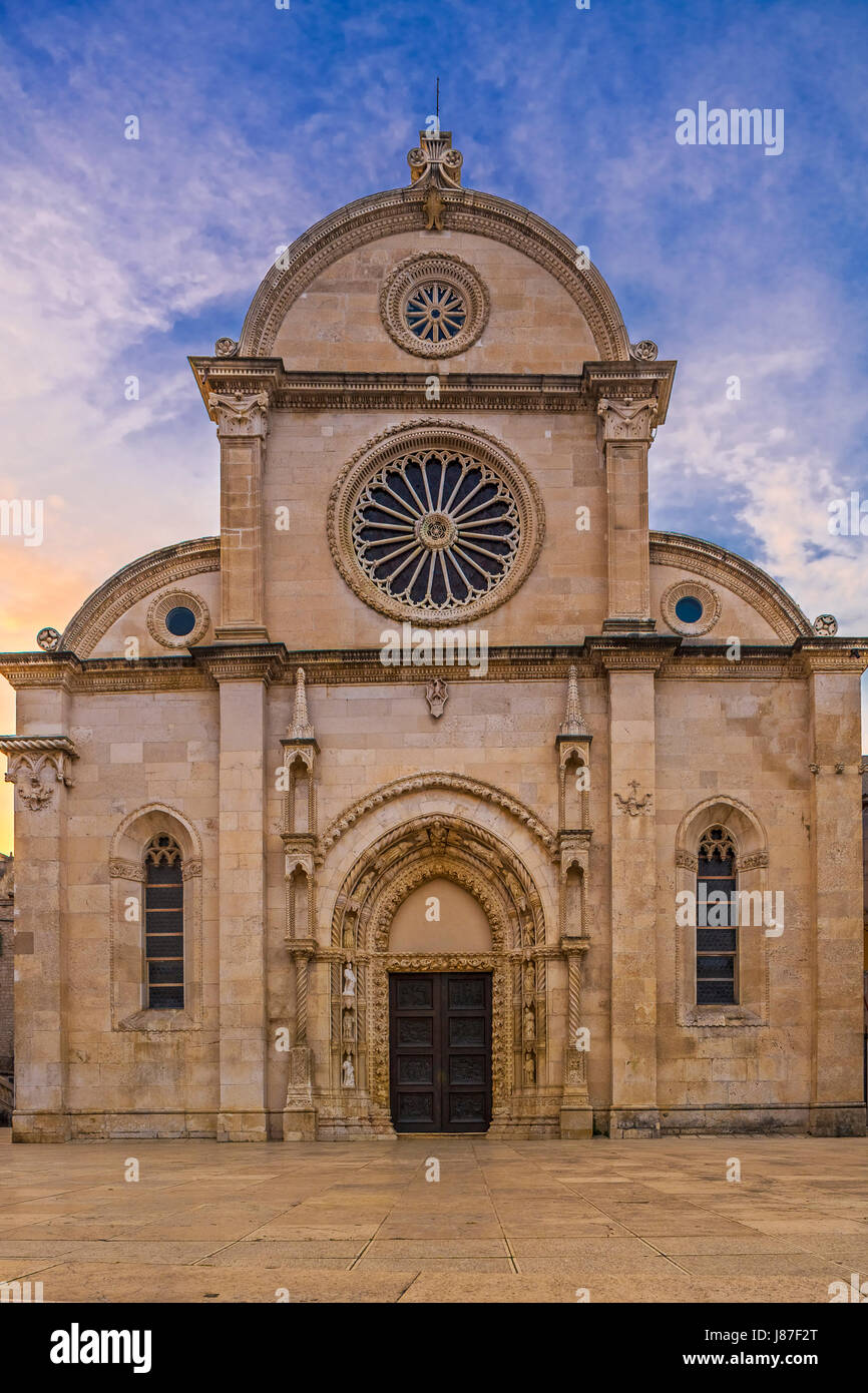 La Croatie Dalmatie Sibenik Trg Republike Hrvatske -la cathédrale Saint James Banque D'Images
