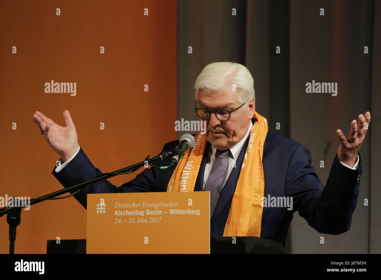 Berlin, Allemagne. 27 mai, 2017. Frank-Walter Steinmeier Kirchentag parle lors de la. Frank-Walter Steinmeier, le président de l'Allemagne, a parlé de 'l'action responsable dans le présent" à l'. Kirchentag Crédit : Michael Debets/Pacific Press/Alamy Live News Banque D'Images