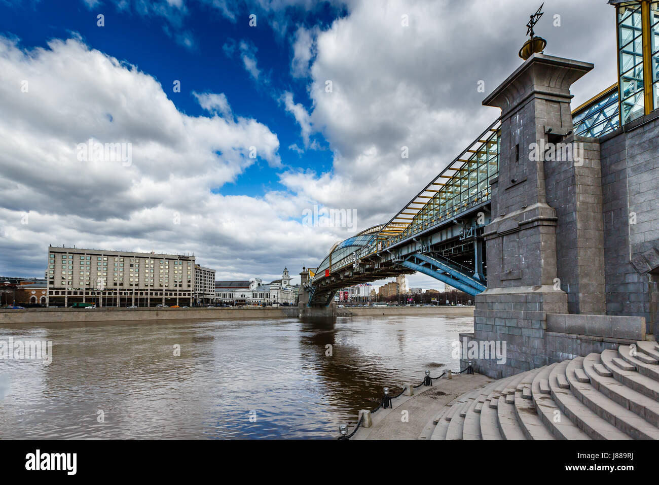 Bogdan Khmelnitski Bridge et de la gare ferroviaire de Kiev à Moscou, Russie Banque D'Images