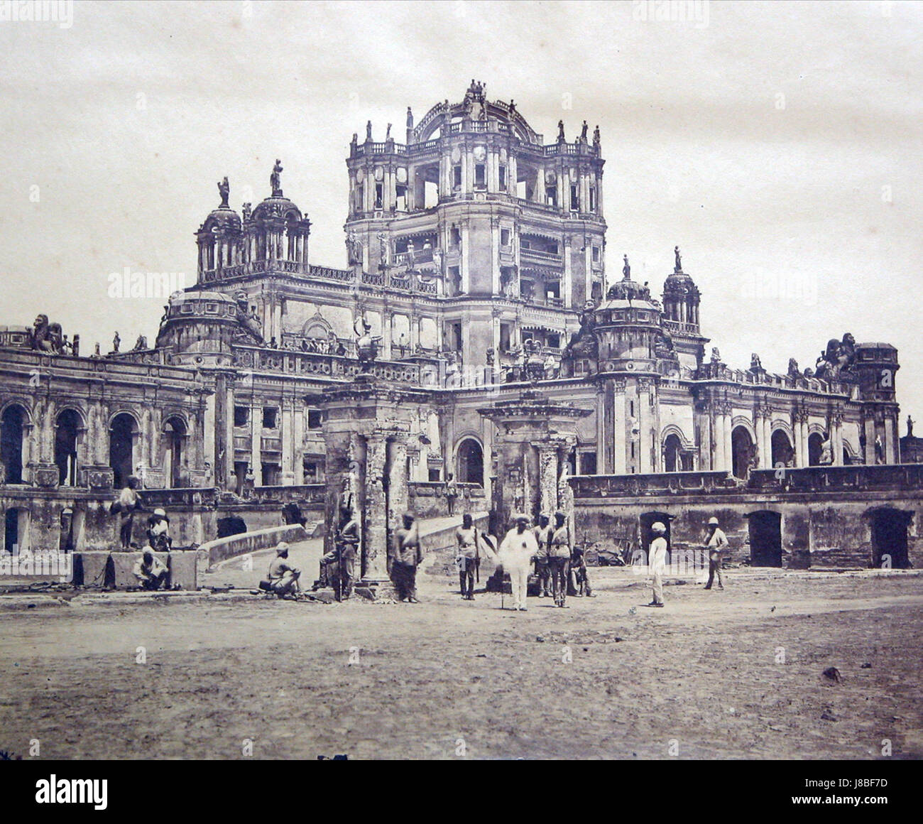 La Martinière, un bâtiment historique à Lucknow, a été créé en 1858. Il est un symbole important de l'architecture coloniale et de l'histoire de l'éducation en Inde, connue pour sa grandeur architecturale et son rôle éducatif. Banque D'Images