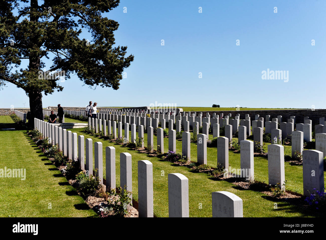 Pierres tombales à Première Guerre mondiale un cimetière de corps du travail chinois travailleurs à Noyelles-sur-Mer, Baie de Somme, Picardie, France Banque D'Images