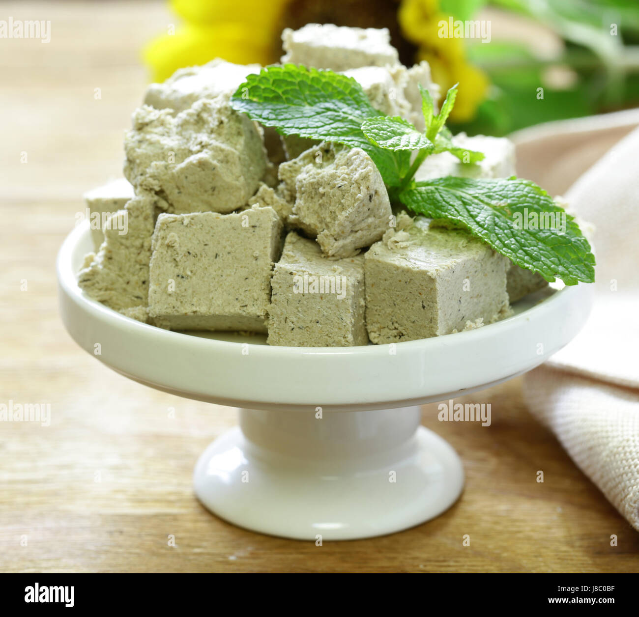 Douceurs orientales de halva de tournesol avec du miel Banque D'Images