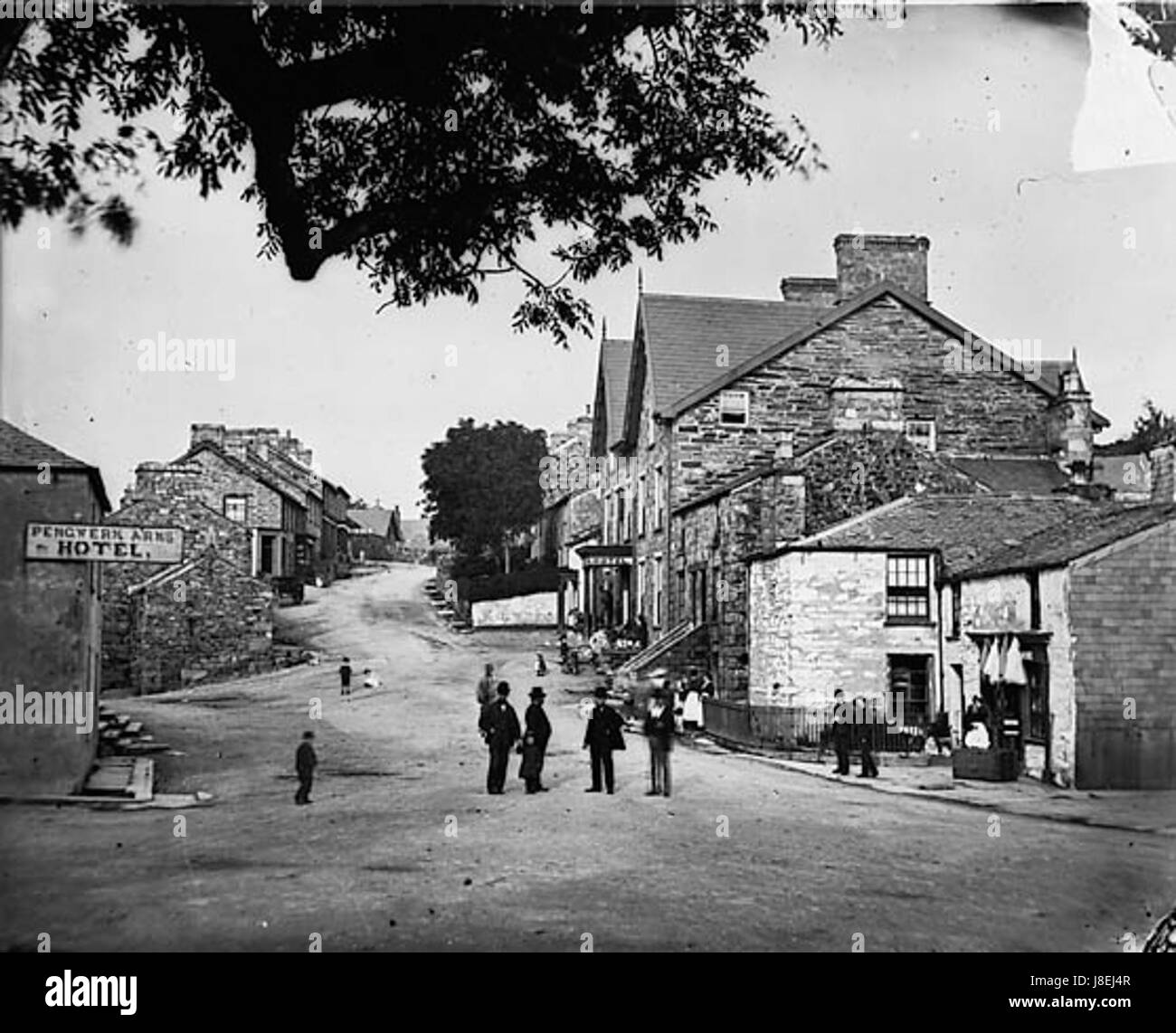 Ffestiniog NLW3361668 fait référence à un élément historique ou à un document lié à la région de Ffestiniog, peut-être de la collection de la Bibliothèque nationale du pays de Galles (NLW). L'article peut fournir un aperçu précieux de l'histoire, de la culture ou du développement de Ffestiniog, une région connue pour son importance historique dans l'industrie de l'ardoise. Le document pourrait être une ressource pour comprendre le passé, l'économie et les changements sociétaux de la région. Banque D'Images