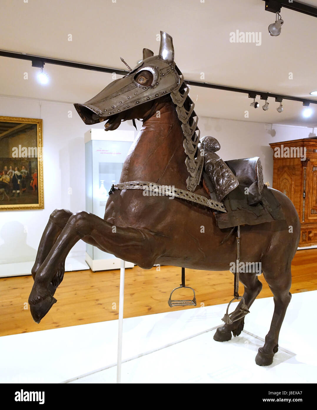 Armure de cheval avec selle, peut-être de Braunschweig, 1542 AD, fer à repasser, cuir, bois Braunschweigisches Landesmuseum DSC04630 Banque D'Images Armure de cheval avec selle, peut-être de Braunschweig, 1542 AD, fer à repasser, cuir, bois Braunschweigisches Landesmuseum DSC04630 Banque D'Images