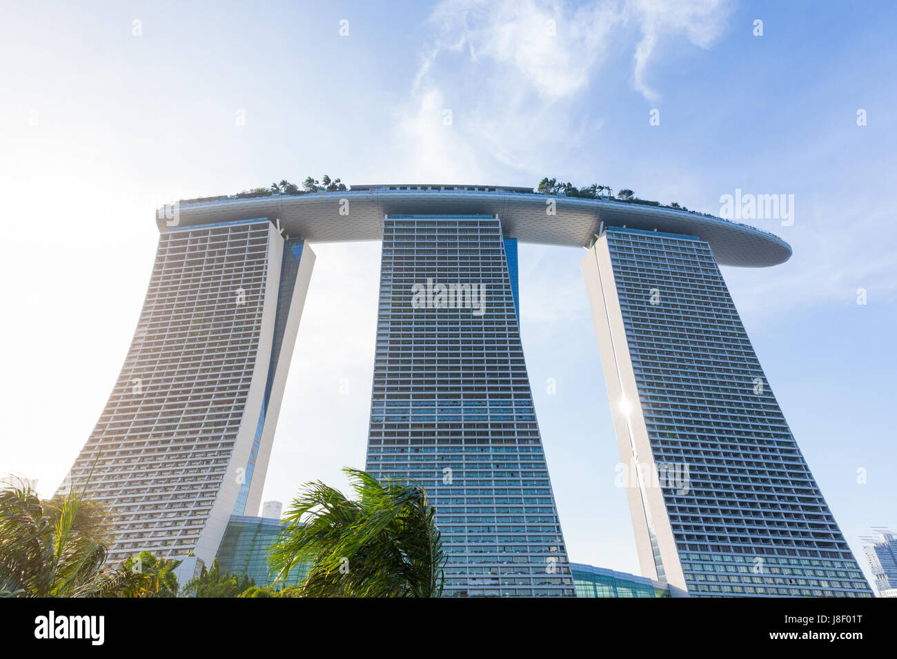 Singapour, Singapour - 17 février : vue du coucher de soleil sur la Marina Bay Sands Building le 17 février 2016 à Singapour. Banque D'Images