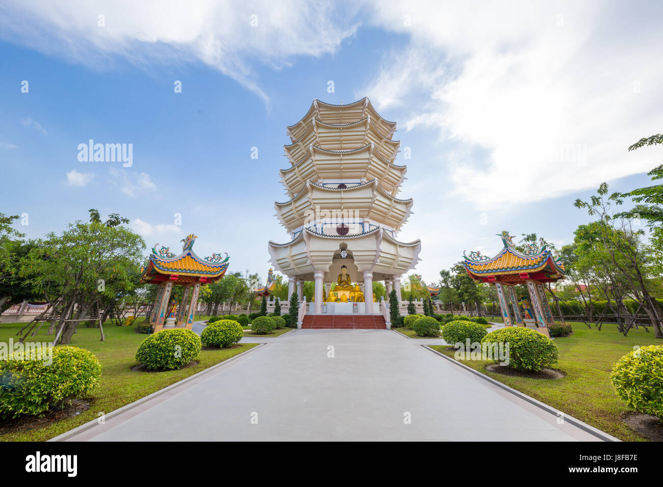 Buddha Park yulai pagode octogonale, Suphanburi. Banque D'Images