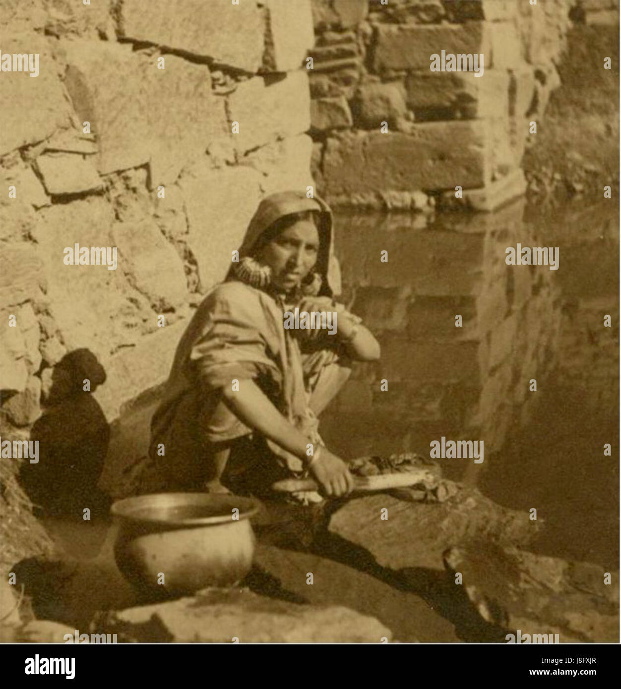 Laver les vêtements femme Cachemire en août 1937 Banque D'Images