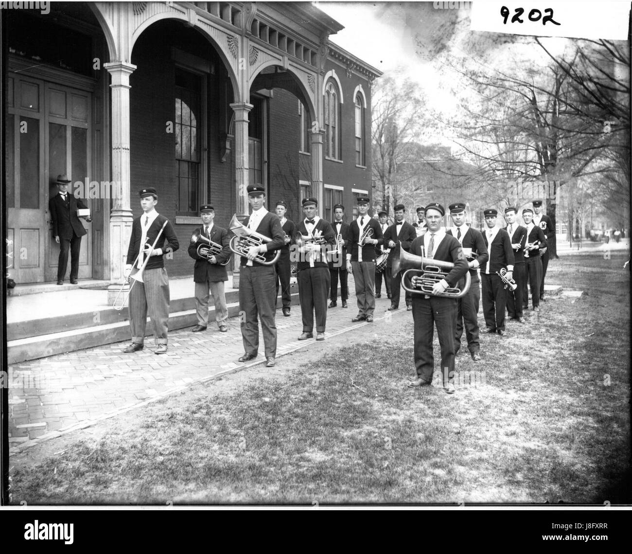 Les membres de la bande de l'Université de Miami avec des instruments en 1909 (3200496832) Banque D'Images