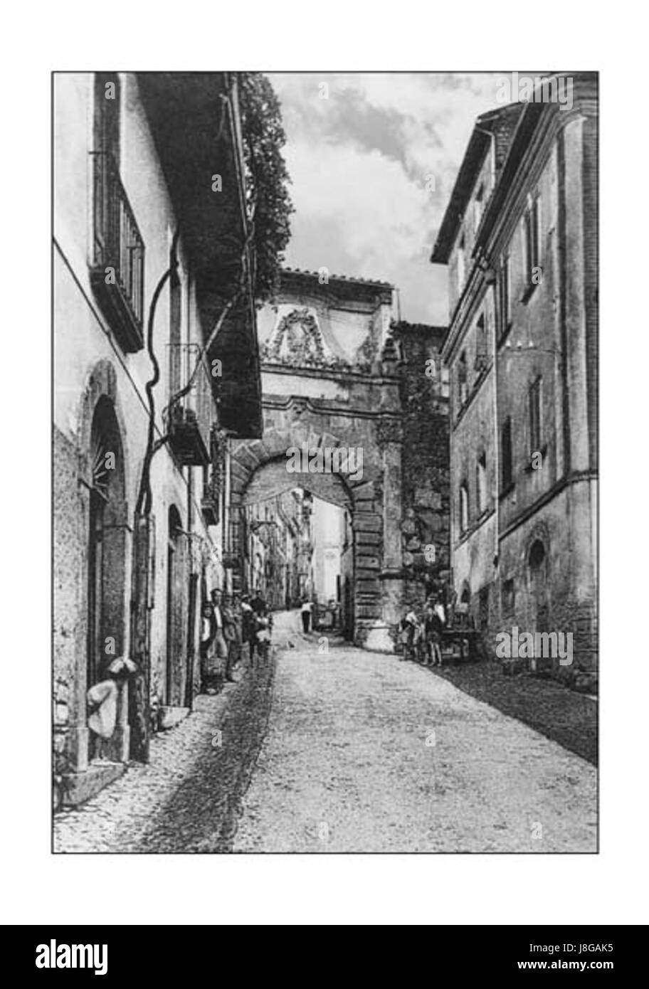 La Porta del Borgo o di S Agata est une porte historique de Ferentino, en Italie, datant de l'Antiquité. Il représente les fortifications médiévales du townâ€™ et est le symbole de sa riche histoire et de son patrimoine architectural. Banque D'Images