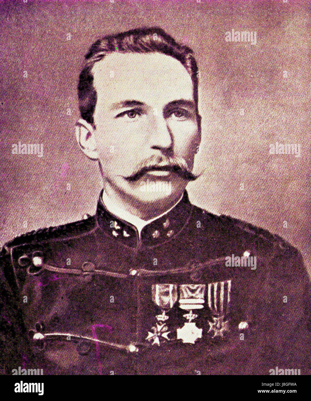 Marechaussee Campioni fait référence à un terme historique ou militaire associé à un groupe ou une unité spécifique, éventuellement dans un contexte européen, en se concentrant sur la sécurité ou le maintien de l'ordre. Le terme « Marechaussee » désigne généralement la police militaire ou la gendarmerie, tandis que « Campioni » peut indiquer un titre ou un nom en relation avec l'unité. Banque D'Images