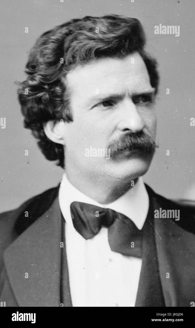 Ce portrait recadré de Mark Twain, réalisé par les photographes Mathew Brady et Alexander Gardner le 7 février 1871, montre le célèbre auteur américain dans une pose classique. TWAIN, connu pour son esprit et ses œuvres littéraires, est devenu l'une des figures les plus éminentes de la littérature américaine. Banque D'Images