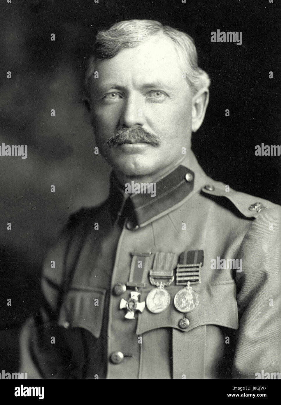 Le major Frederick Russell Burnham, scout et figure militaire américano-britannique, est vu ici en 1901. Il est réputé pour ses contributions pendant la guerre anglo-Boer et devient plus tard une figure clé dans le développement du scoutisme. Banque D'Images