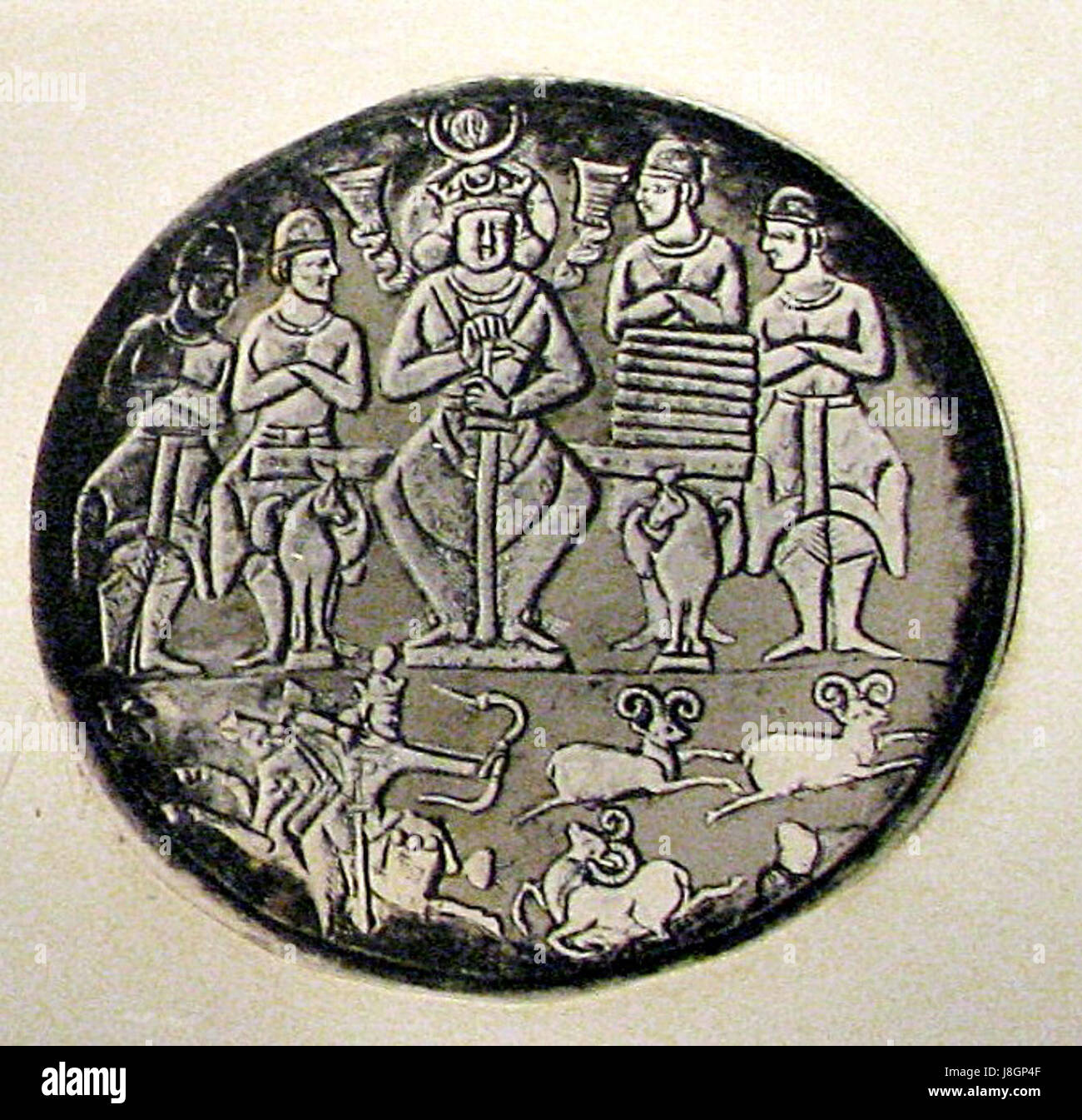 Kosrau Ier était un dirigeant éminent de l'Empire sassanide au vie siècle, connu pour ses conquêtes militaires, y compris ses guerres avec l'Empire byzantin, et pour le renforcement de l'État perse par des réformes internes. Banque D'Images