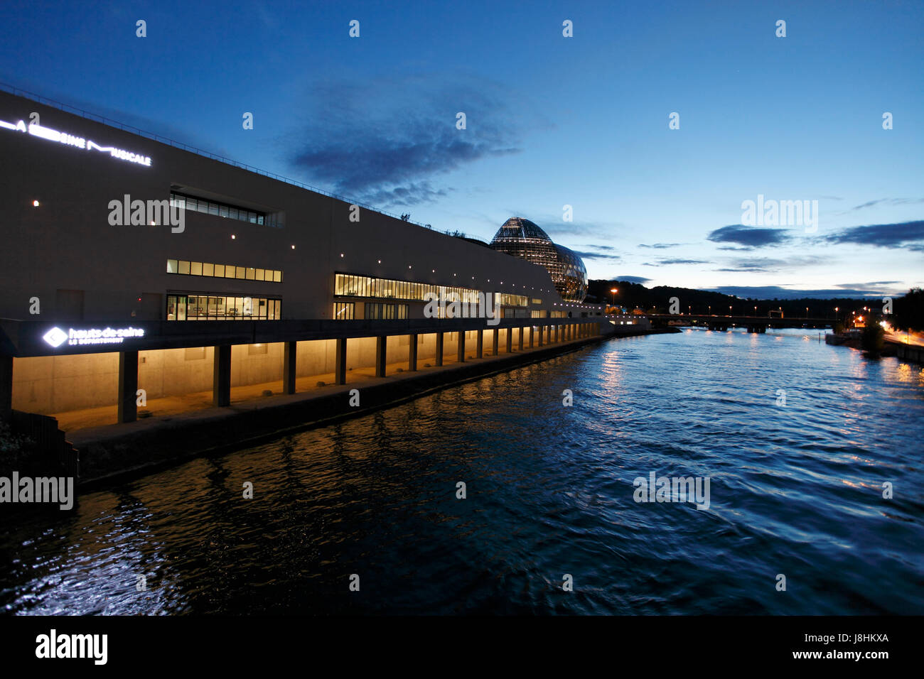De l'Île Seguin. Vue de la Cité musicale de l'ile Seguin, Boulogne-Billancourt. Paris, France. Nouvelle salle de Concert. Ayant ouvert en avril 2017. Banque D'Images