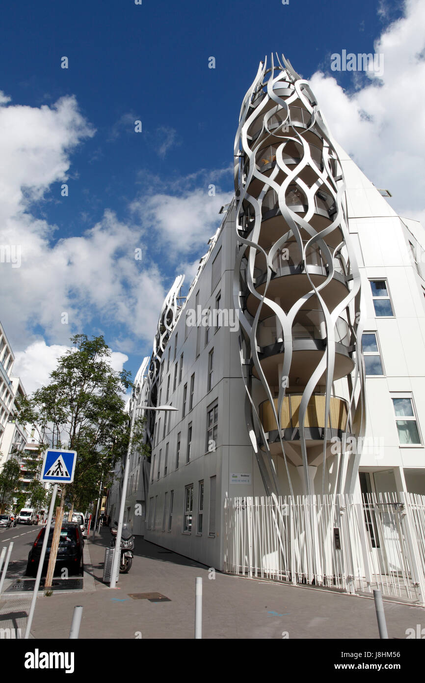 L'architecture moderne en BOULOGNE-BILLANCOURT, où il y a eu renouvellement massif d'un espace autrefois dominé par une usine Renault Banque D'Images