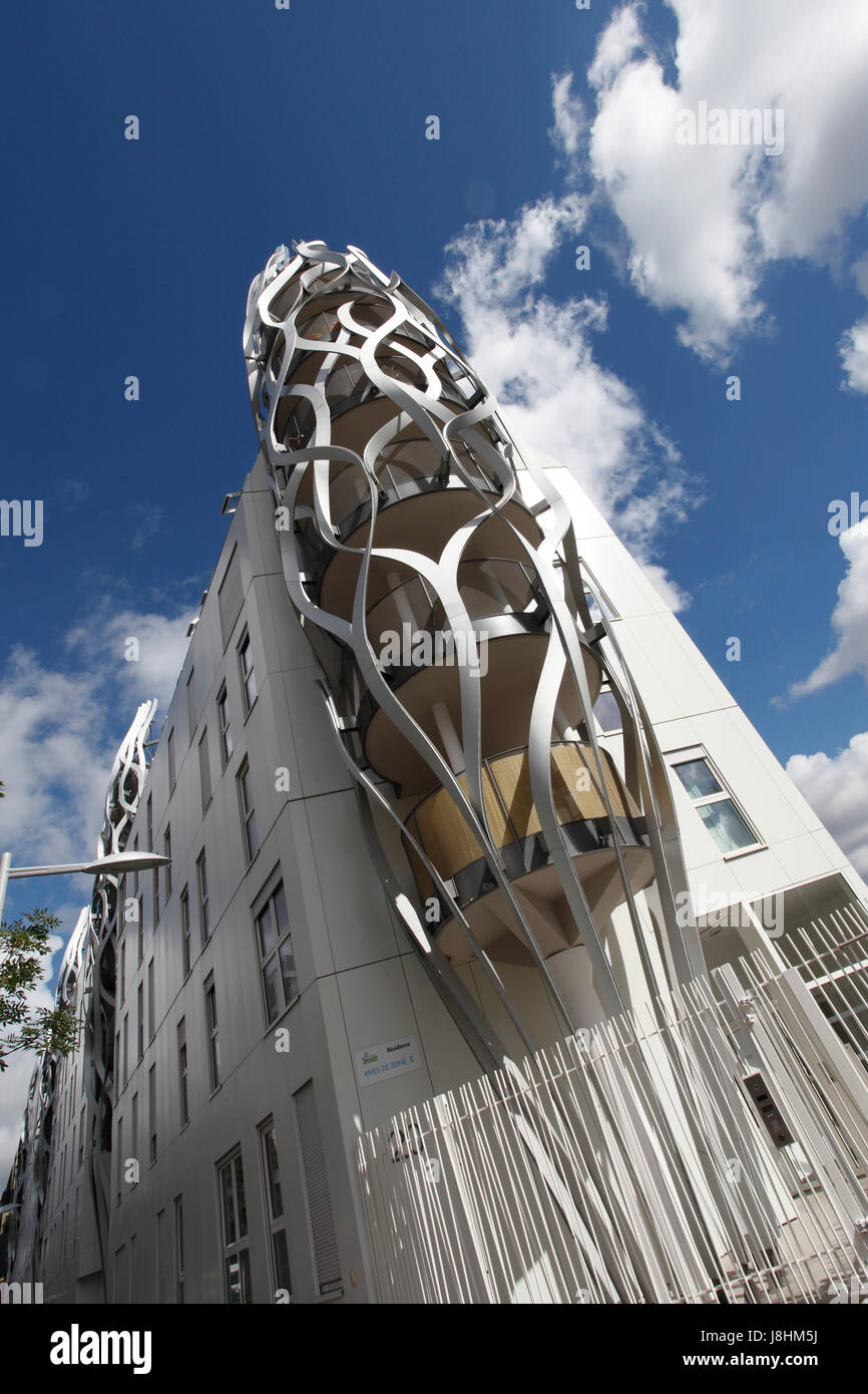 L'architecture moderne en BOULOGNE-BILLANCOURT, où il y a eu renouvellement massif d'un espace autrefois dominé par une usine Renault Banque D'Images