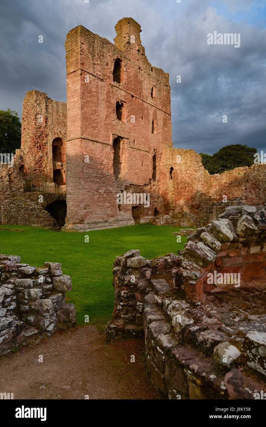 Norham Castle l'un des plus importants châteaux de la frontière a été construit en 1121 par les évêques de Durham, une histoire longue et mouvementée vu de nombreux célèbre Banque D'Images