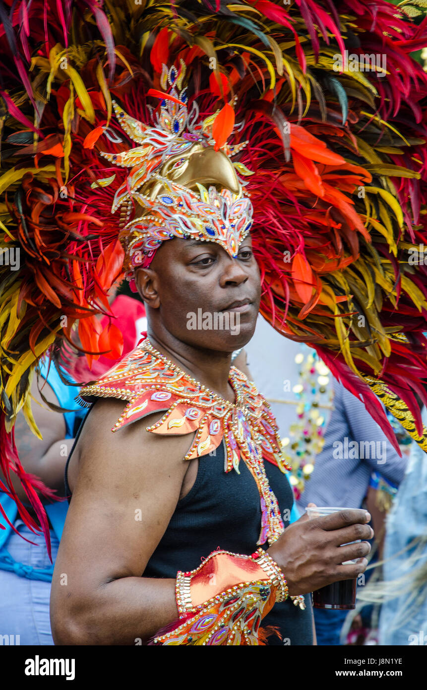 Reading, UK. 29 mai, 2017. Météo France : Lecture carnival va de l'avant malgré la bruine et les nuages gris. Matthieu Ashmore/Alamy Live News Banque D'Images