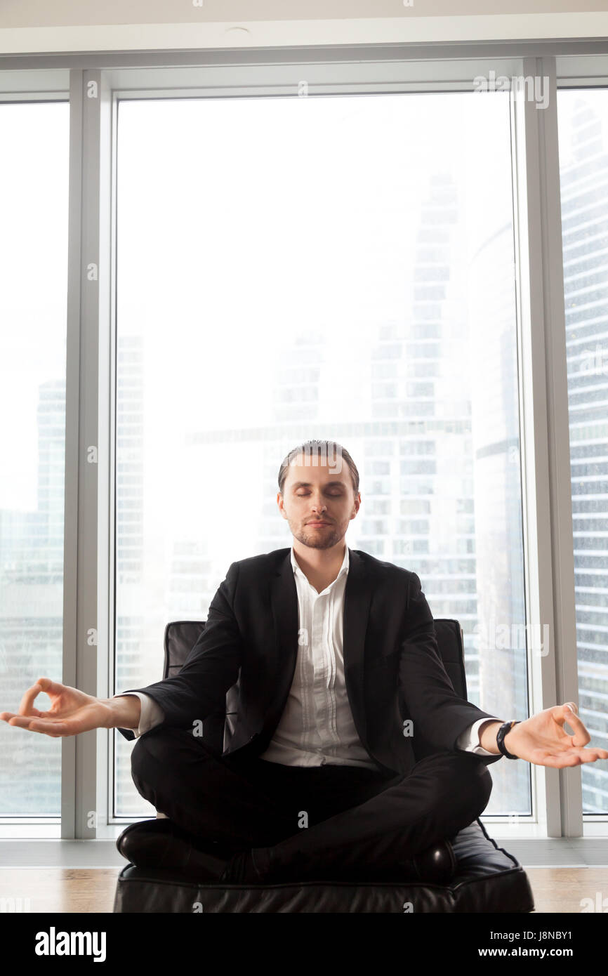 Entrepreneur se concentre sur des pensées positives Banque D'Images