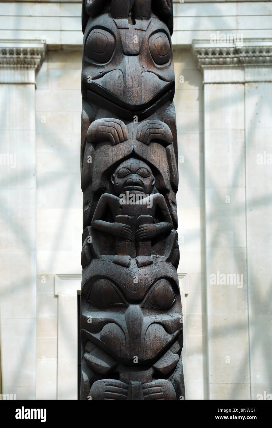Pôle de façade, le Haida. La Colombie-Britannique, Canada. À propos de 1850, en bois de cèdre rouge. British Museum. Londres. United Kingdom. Détail. Banque D'Images