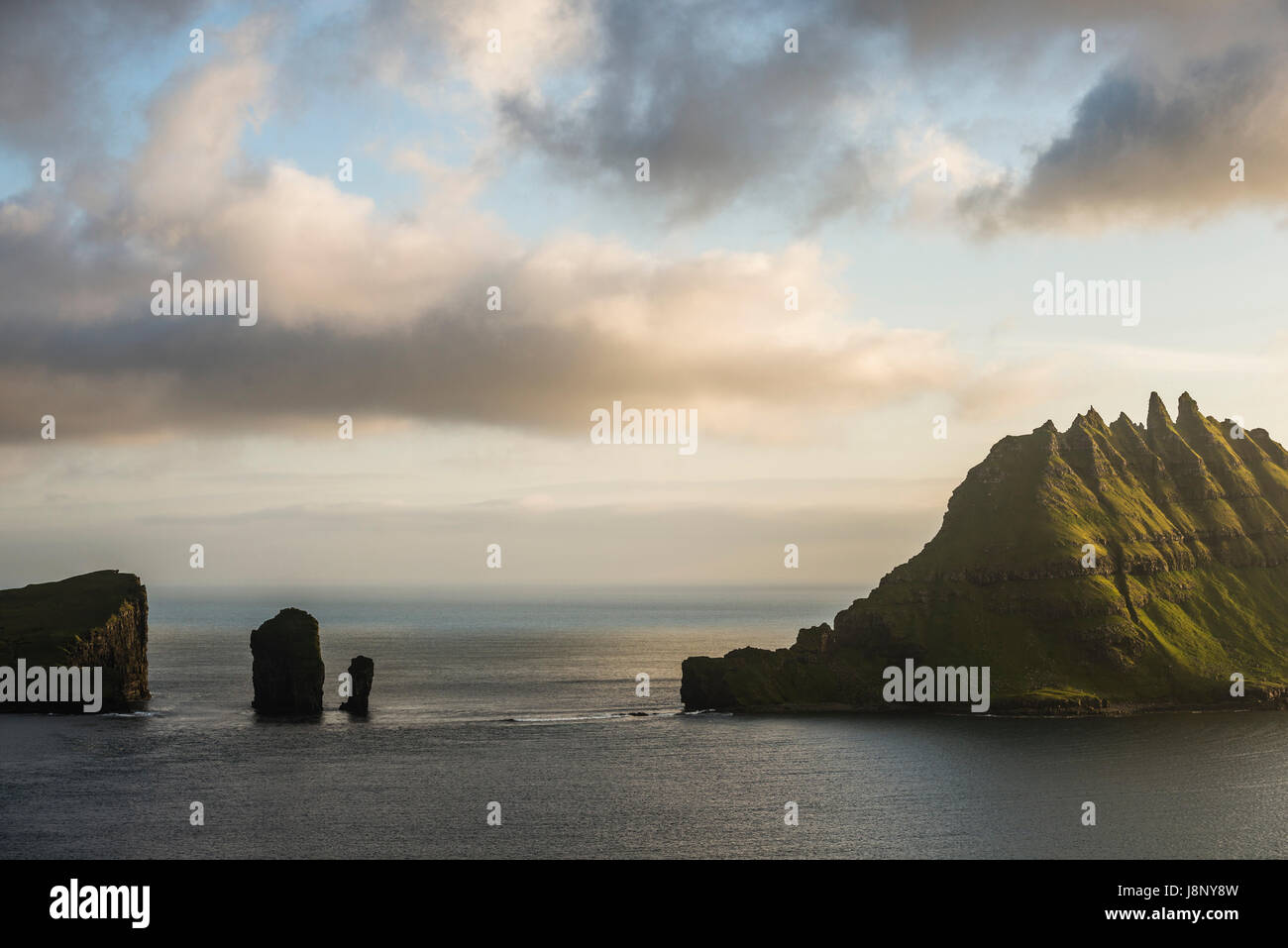 Rock formations in sea Banque D'Images