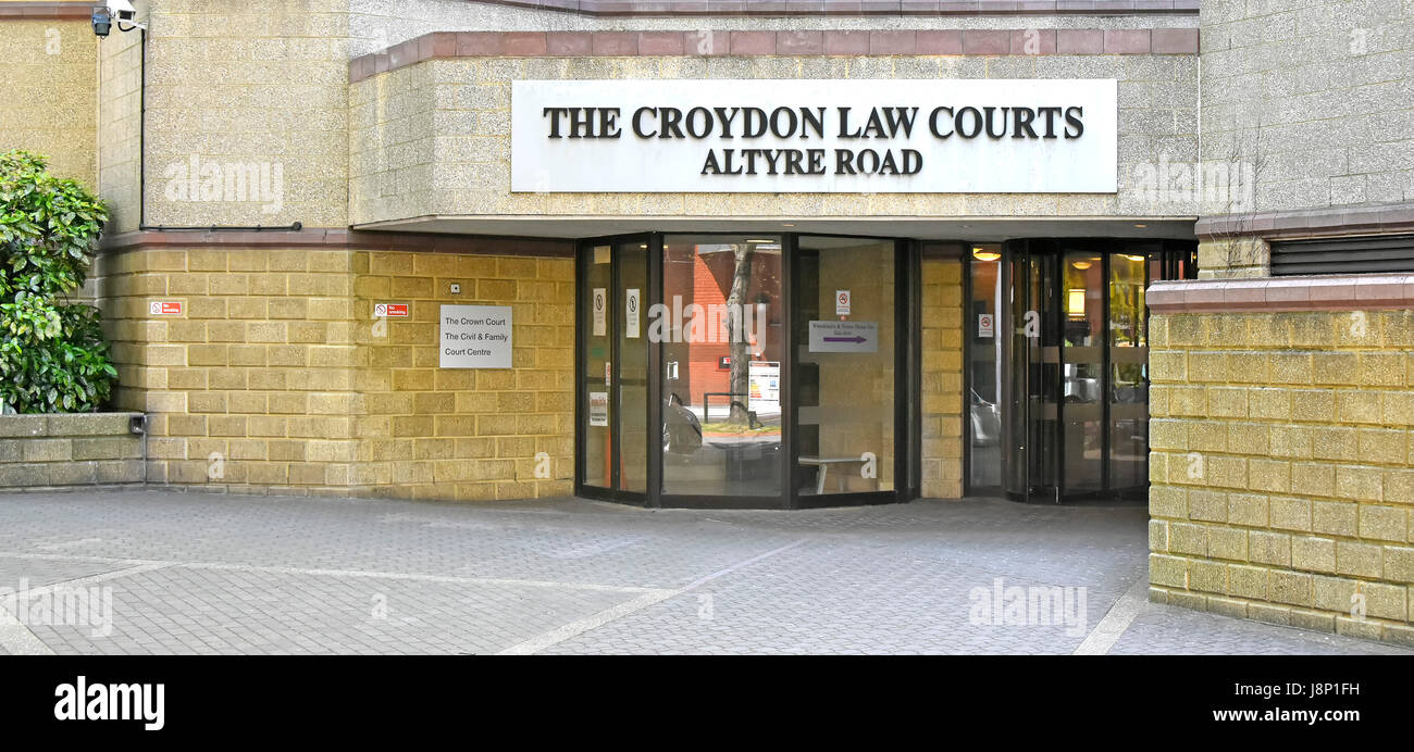 Entrée de la crown court Croydon London UK Law Courts Building à Altyre Road comprend des cours de comté et de la Couronne ainsi que le Centre de la Cour de la famille et Civil Banque D'Images