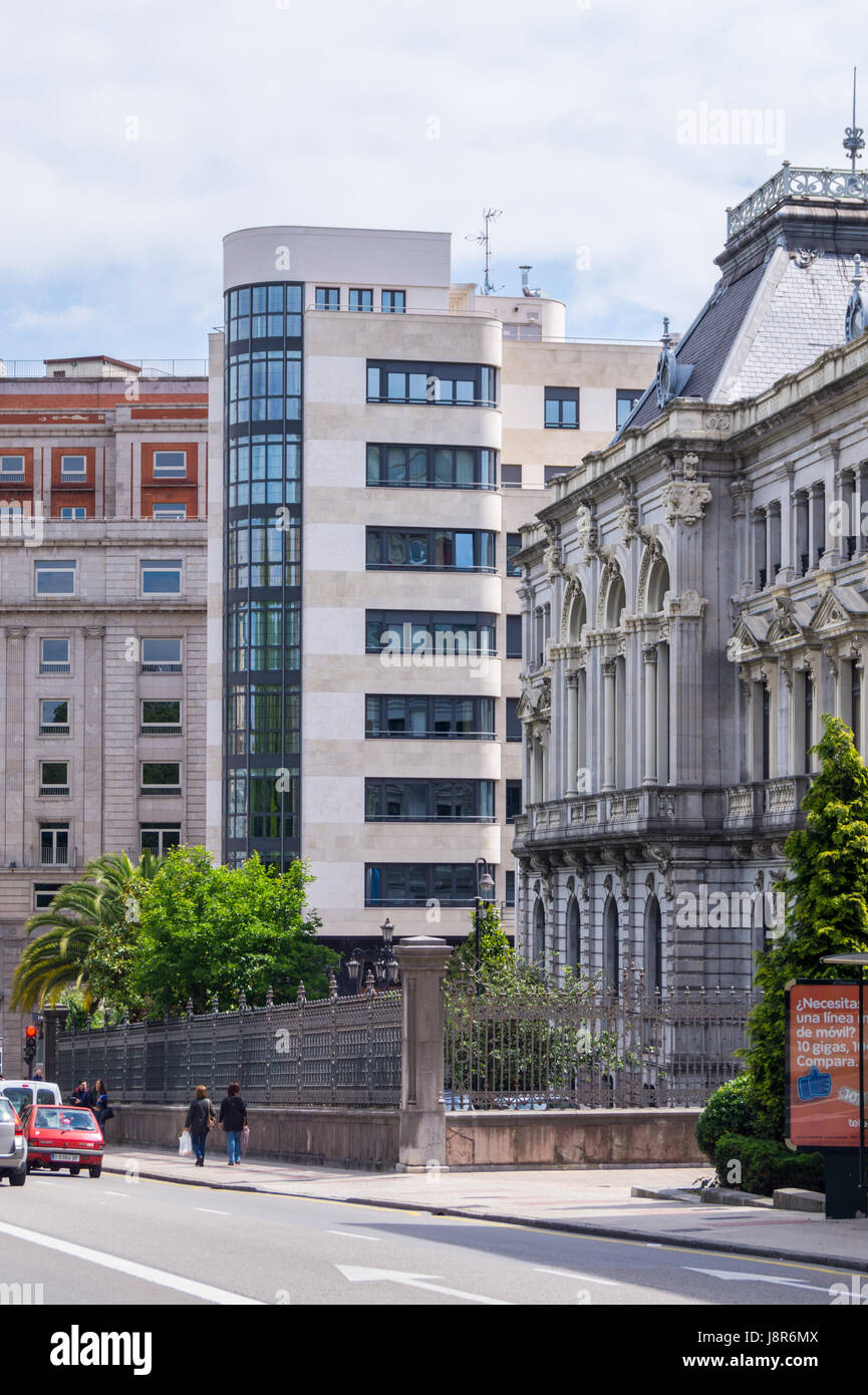 'El Termometro' tour Art Déco, 1944 par Vidal Saiz Heres, Oviedo Asturias Espagne Banque D'Images