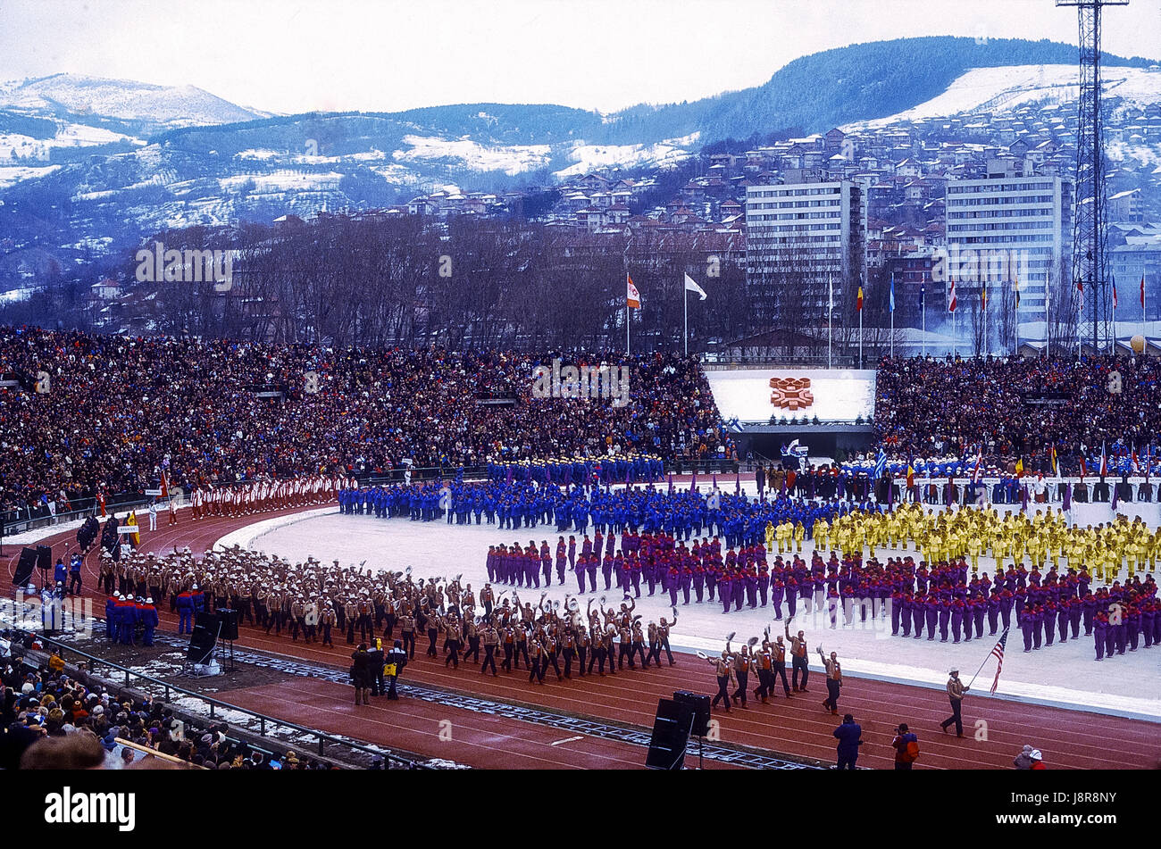 L'équipe américaine des marches en à des cérémonies d'ouverture de la 1984 Jeux Olympiques d'hiver, ‎Sarajevo‎, Yougoslavie Banque D'Images