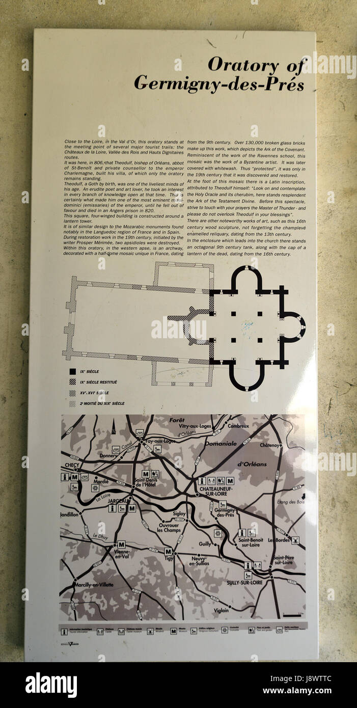 Plaque d'information sur le 9e siècle oratoire carolingien de germigny-des-Prés, la Loiret, France Banque D'Images Plaque d'information sur le 9e siècle oratoire carolingien de germigny-des-Prés, la Loiret, France Banque D'Images