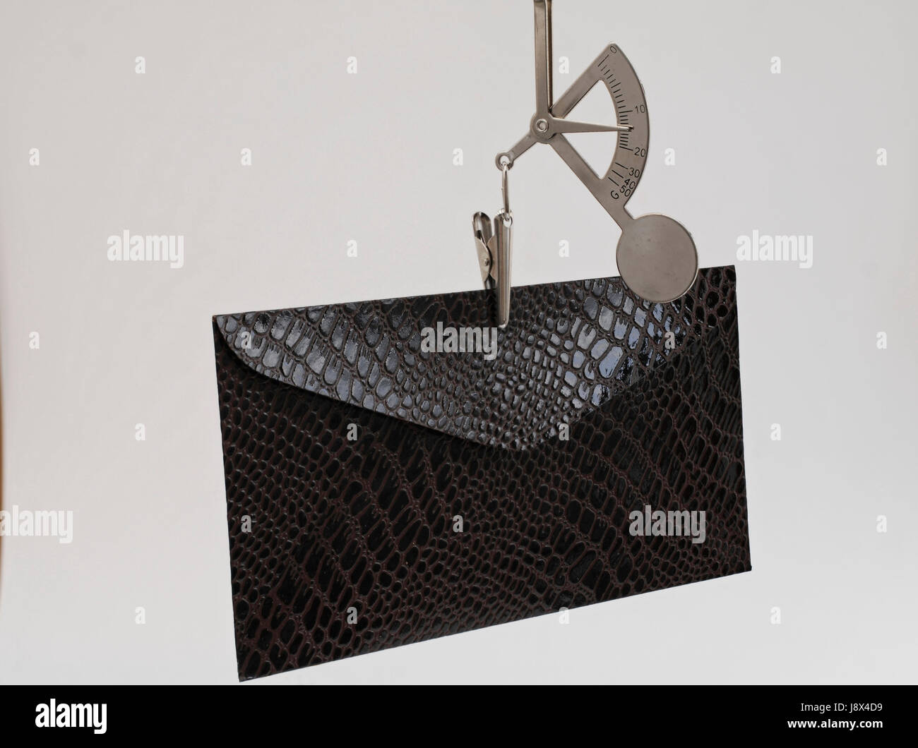 Échelles, l'échelle lettre, l'affranchissement de lettres, poids, lettre, courrier électronique, balances, peser, Banque D'Images