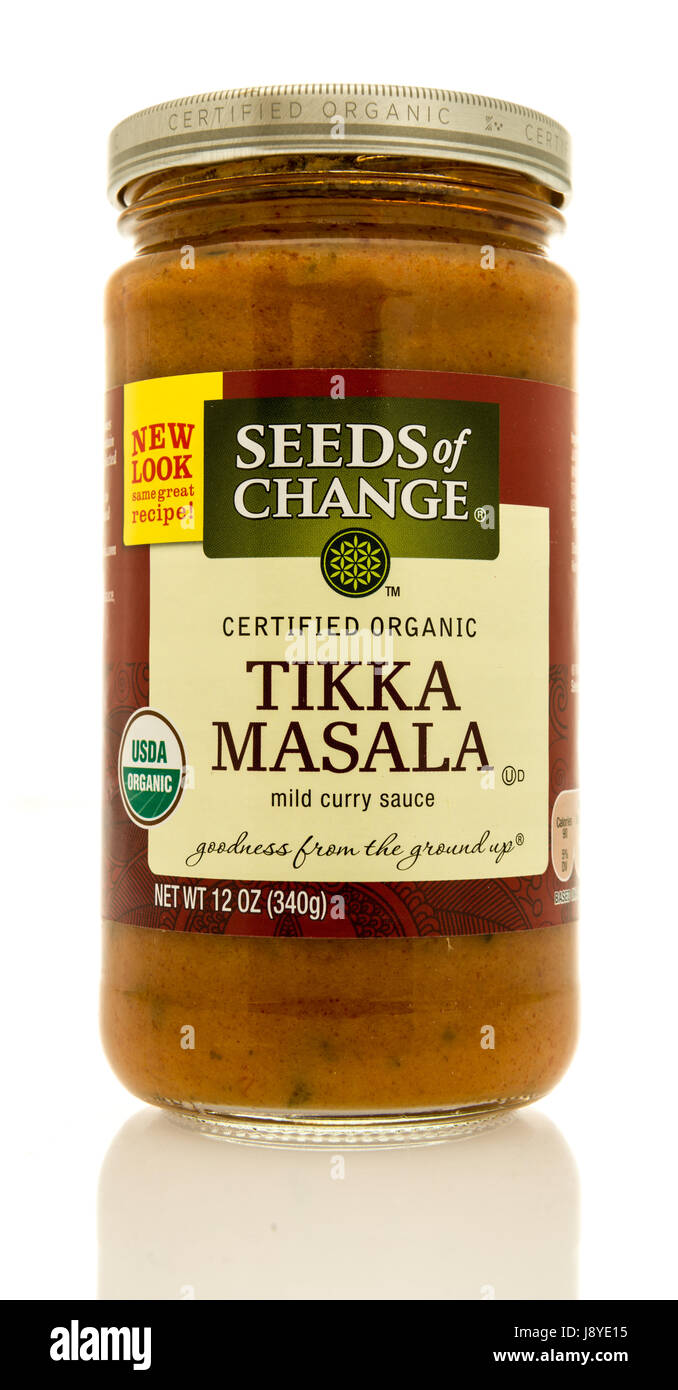 Winneconne, WI - 16 mai 2017 : un pot de graines du changement Tikka Masala sauce au curry doux sur un fond isolé. Banque D'Images
