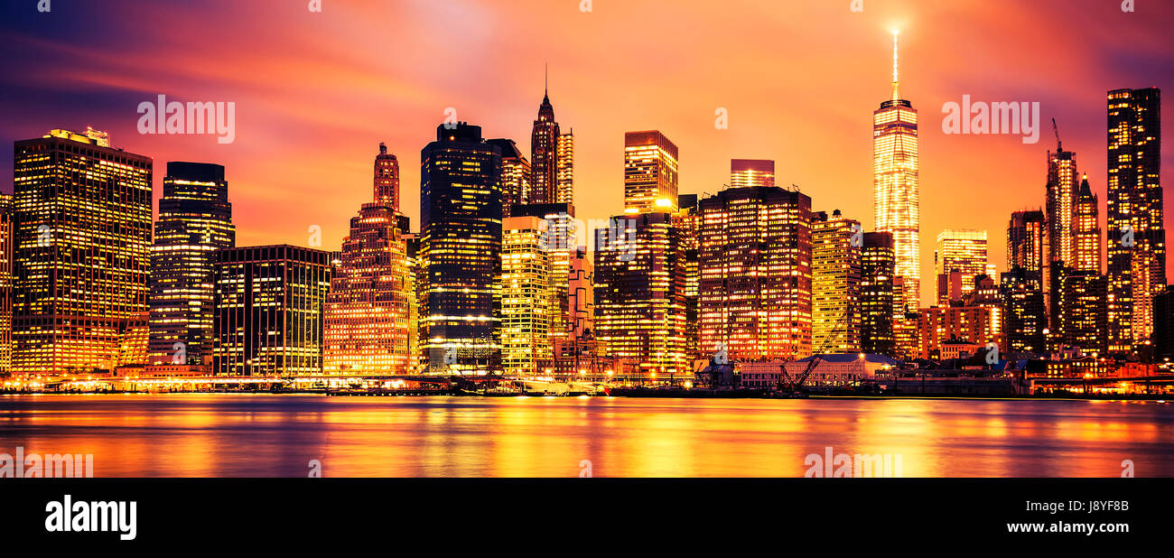 Célèbre vue sur New York City Manhattan Midtown au coucher du soleil Banque D'Images