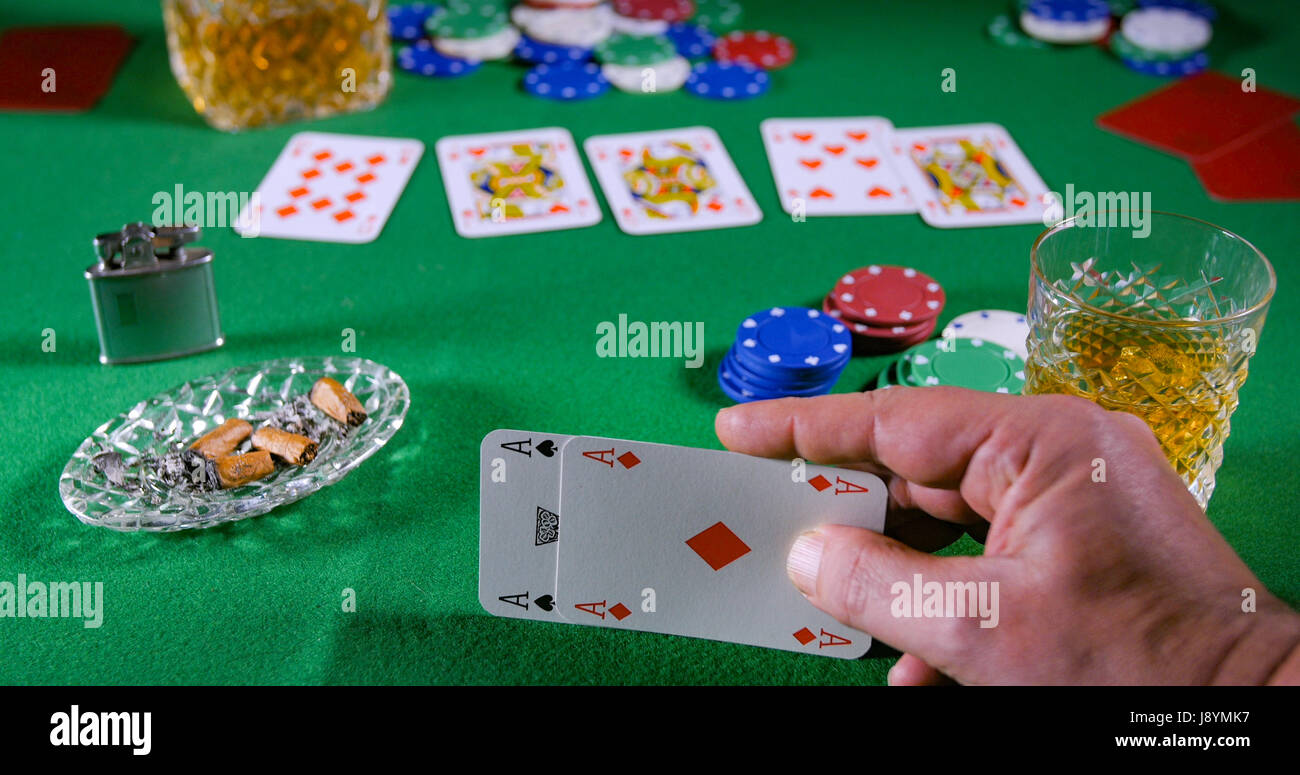 Joueur de poker avec une très bonne main Banque D'Images