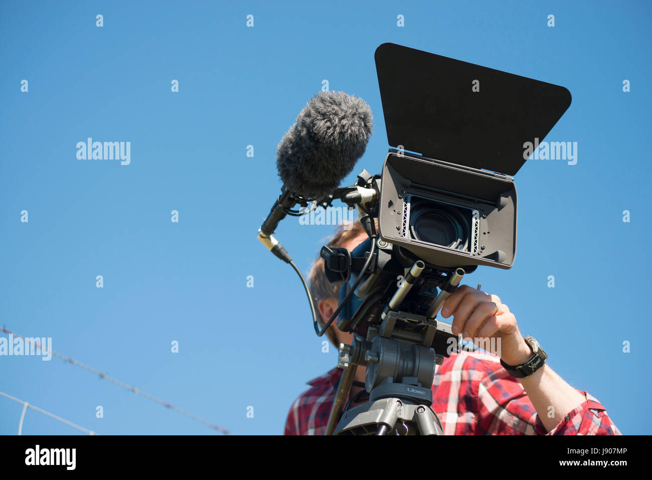 Le cameraman de la BBC qui travaille avec Danny MacAskill sur fixés pour la vidéo Ridge Banque D'Images