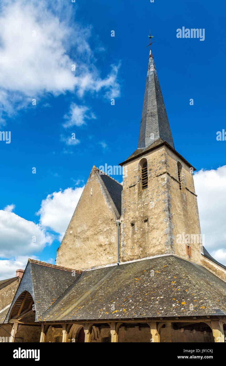 Eglise Saint Etienne à Cheverny près du château. France Banque D'Images